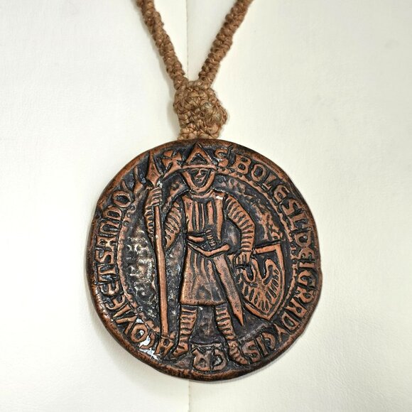 Vintage Warrior Medallion Pendant With Handcrafted Rope Necklace HS222 - Picture 2 of 4